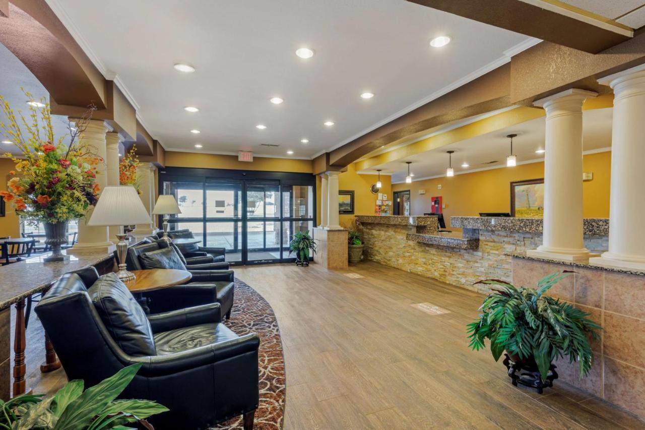 Best Western Plus Red River Inn Clarendon Buitenkant foto
