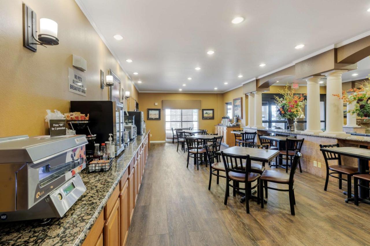 Best Western Plus Red River Inn Clarendon Buitenkant foto